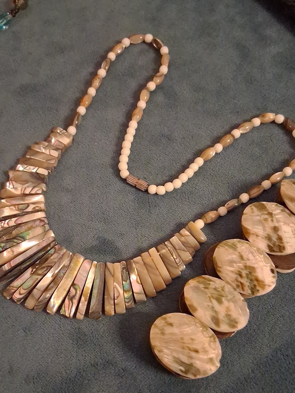 Vintage Beige and Iridescent Abalone & Conch Shell Necklace & Bracelet